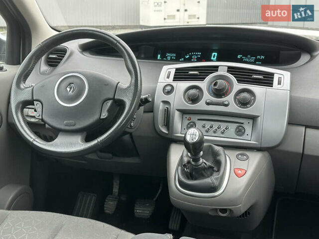 Серый Рено Гранд Сценик, объемом двигателя 1.6 л и пробегом 187 тыс. км за 5400 $, фото 20 на Automoto.ua
