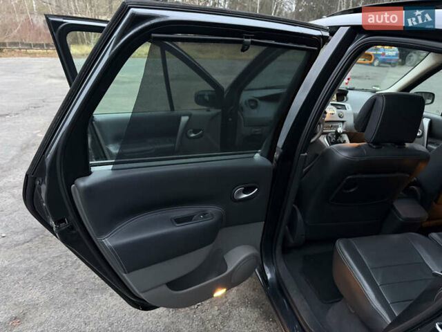 Серый Рено Гранд Сценик, объемом двигателя 2 л и пробегом 140 тыс. км за 5750 $, фото 18 на Automoto.ua