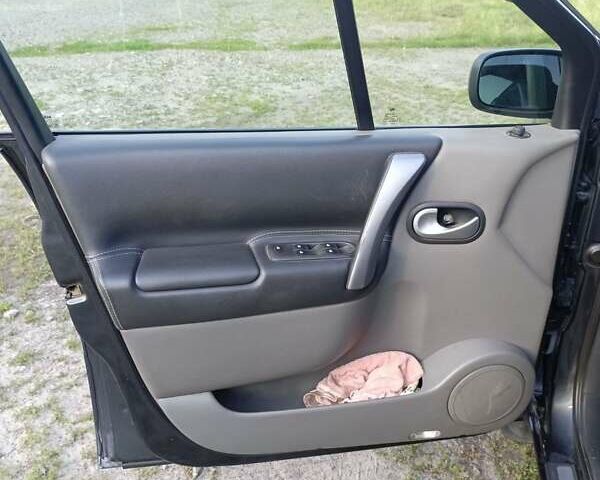 Серый Рено Гранд Сценик, объемом двигателя 1.9 л и пробегом 367 тыс. км за 6000 $, фото 14 на Automoto.ua