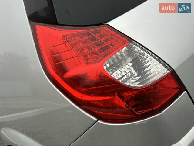 Серый Рено Гранд Сценик, объемом двигателя 1.6 л и пробегом 187 тыс. км за 5400 $, фото 16 на Automoto.ua