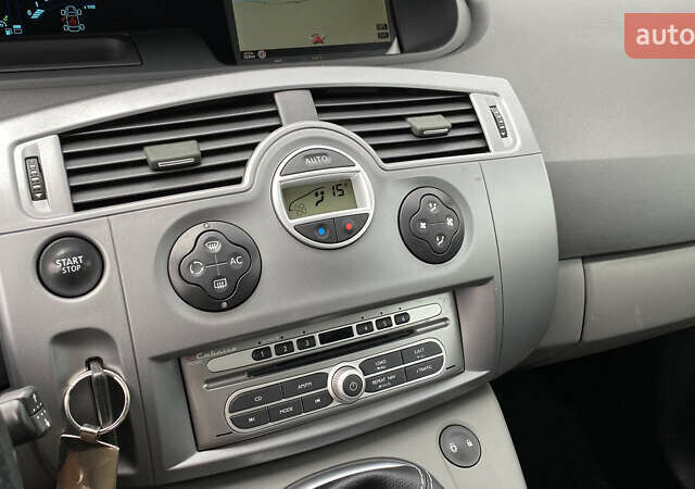 Серый Рено Гранд Сценик, объемом двигателя 2 л и пробегом 264 тыс. км за 5899 $, фото 43 на Automoto.ua