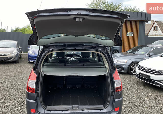 Серый Рено Гранд Сценик, объемом двигателя 2 л и пробегом 264 тыс. км за 5899 $, фото 24 на Automoto.ua