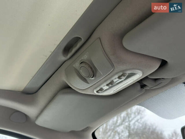 Серый Рено Гранд Сценик, объемом двигателя 1.6 л и пробегом 187 тыс. км за 5400 $, фото 30 на Automoto.ua