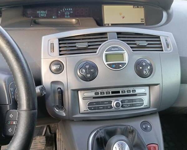 Серый Рено Гранд Сценик, объемом двигателя 1.9 л и пробегом 367 тыс. км за 6000 $, фото 12 на Automoto.ua