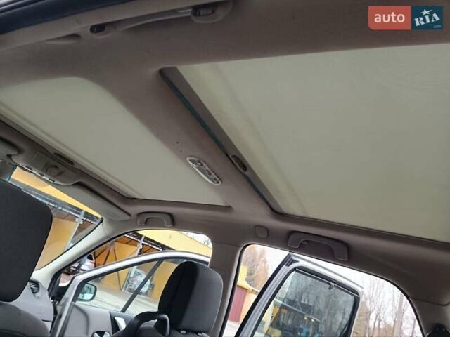 Серый Рено Гранд Сценик, объемом двигателя 1.5 л и пробегом 269 тыс. км за 5500 $, фото 17 на Automoto.ua