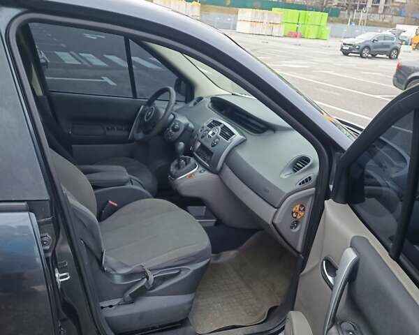 Серый Рено Гранд Сценик, объемом двигателя 1.46 л и пробегом 311 тыс. км за 4500 $, фото 8 на Automoto.ua