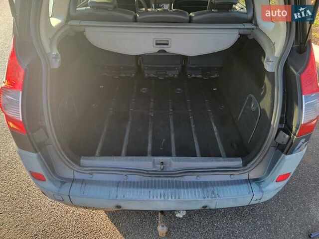 Сірий Рено Гранд Сценік, об'ємом двигуна 2 л та пробігом 195 тис. км за 5600 $, фото 51 на Automoto.ua