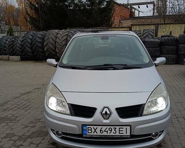 Серый Рено Гранд Сценик, объемом двигателя 1.5 л и пробегом 269 тыс. км за 5500 $, фото 6 на Automoto.ua