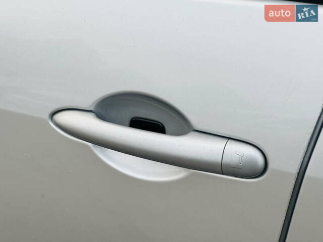 Серый Рено Гранд Сценик, объемом двигателя 1.6 л и пробегом 182 тыс. км за 6900 $, фото 8 на Automoto.ua