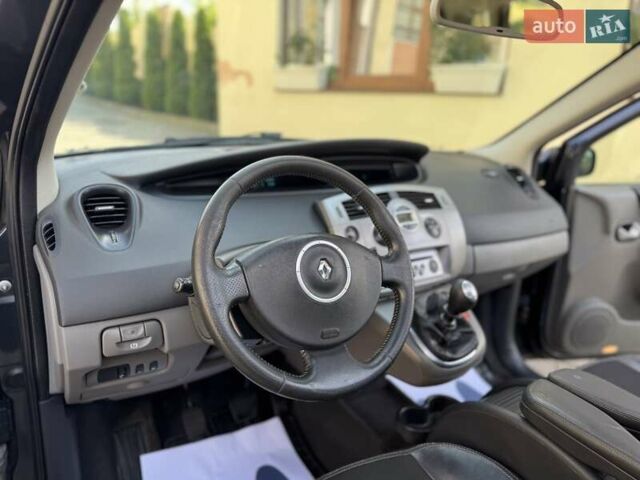 Сірий Рено Гранд Сценік, об'ємом двигуна 2 л та пробігом 265 тис. км за 6250 $, фото 46 на Automoto.ua