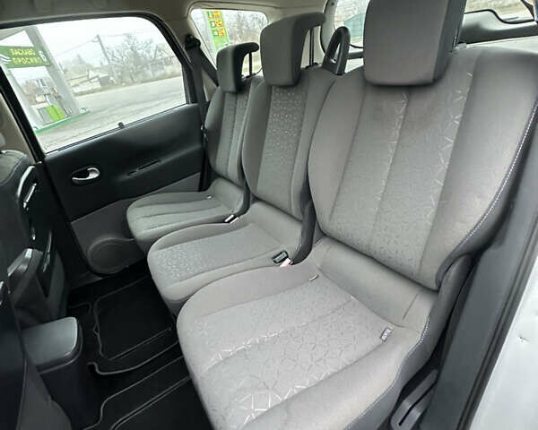 Серый Рено Гранд Сценик, объемом двигателя 1.6 л и пробегом 187 тыс. км за 5400 $, фото 40 на Automoto.ua