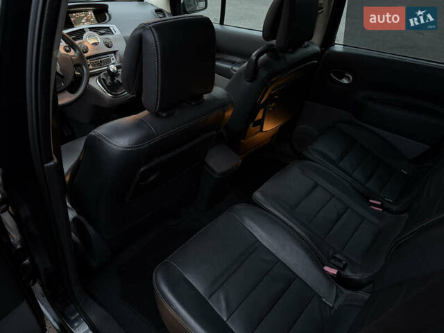 Серый Рено Гранд Сценик, объемом двигателя 2 л и пробегом 140 тыс. км за 5750 $, фото 17 на Automoto.ua