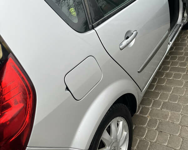 Серый Рено Гранд Сценик, объемом двигателя 1.5 л и пробегом 205 тыс. км за 6300 $, фото 4 на Automoto.ua