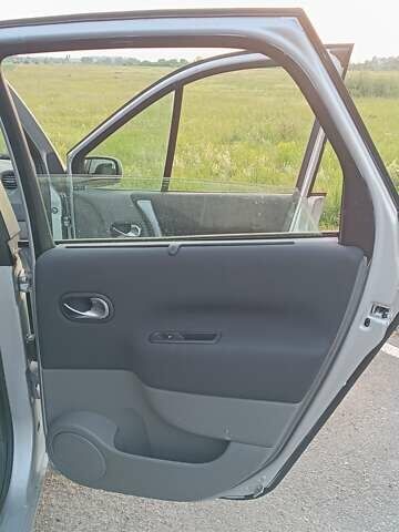 Сірий Рено Гранд Сценік, об'ємом двигуна 2 л та пробігом 75 тис. км за 6500 $, фото 9 на Automoto.ua