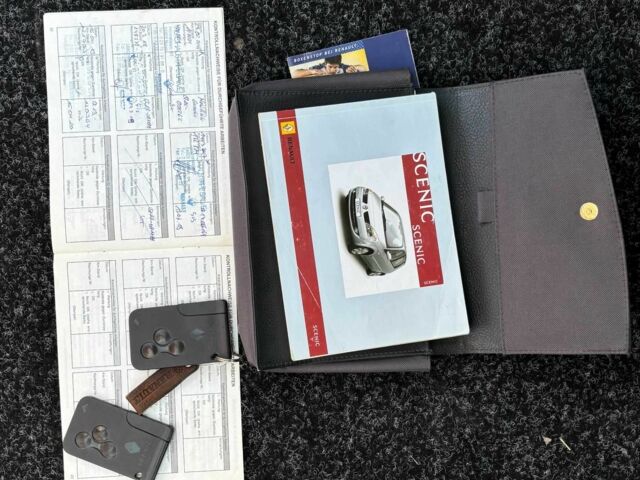 Серый Рено Гранд Сценик, объемом двигателя 2 л и пробегом 209 тыс. км за 5750 $, фото 17 на Automoto.ua