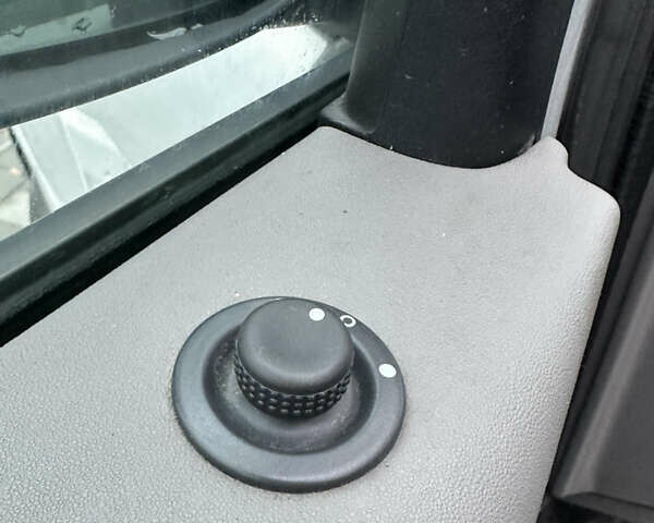 Серый Рено Гранд Сценик, объемом двигателя 1.6 л и пробегом 187 тыс. км за 5400 $, фото 33 на Automoto.ua