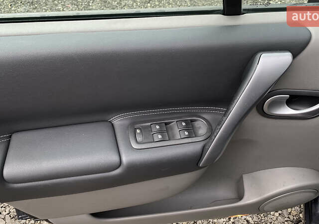 Серый Рено Гранд Сценик, объемом двигателя 2 л и пробегом 264 тыс. км за 5899 $, фото 41 на Automoto.ua