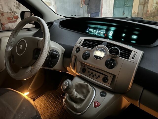 Серый Рено Гранд Сценик, объемом двигателя 1.5 л и пробегом 263 тыс. км за 6100 $, фото 1 на Automoto.ua