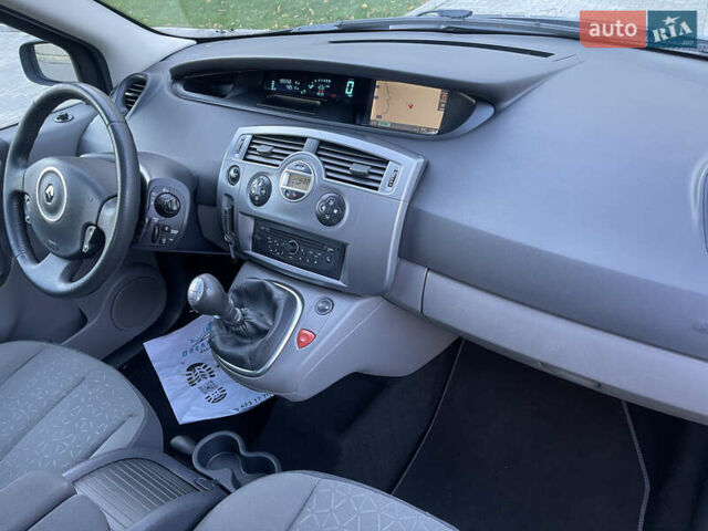 Сірий Рено Гранд Сценік, об'ємом двигуна 1.6 л та пробігом 198 тис. км за 5950 $, фото 29 на Automoto.ua
