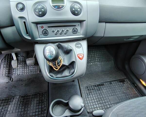 Рено Гранд Сценик 2008 в Каменское - Днепродзержинск на Automoto.ua Серый Рено Гранд Сценик, объемом двигателя 2 л и пробегом 243 тыс. км за 6500 $, фото 21 на Automoto.ua