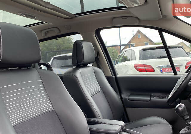 Серый Рено Гранд Сценик, объемом двигателя 2 л и пробегом 264 тыс. км за 5899 $, фото 38 на Automoto.ua