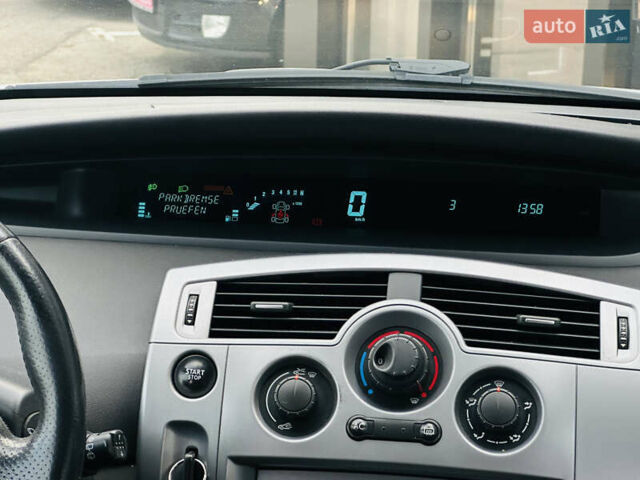 Серый Рено Гранд Сценик, объемом двигателя 1.6 л и пробегом 182 тыс. км за 6900 $, фото 26 на Automoto.ua