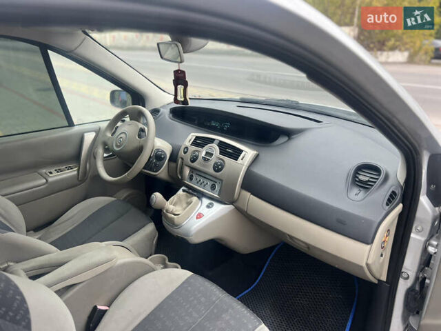 Сірий Рено Гранд Сценік, об'ємом двигуна 1.5 л та пробігом 170 тис. км за 4700 $, фото 15 на Automoto.ua