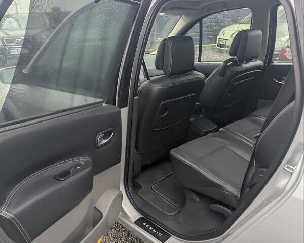 Серый Рено Гранд Сценик, объемом двигателя 2 л и пробегом 220 тыс. км за 5200 $, фото 18 на Automoto.ua