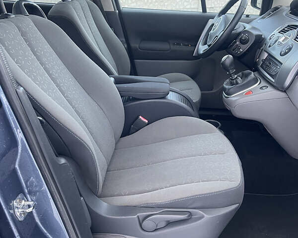 Серый Рено Гранд Сценик, объемом двигателя 1.6 л и пробегом 198 тыс. км за 5899 $, фото 26 на Automoto.ua