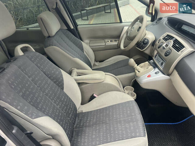 Сірий Рено Гранд Сценік, об'ємом двигуна 1.5 л та пробігом 170 тис. км за 4700 $, фото 16 на Automoto.ua