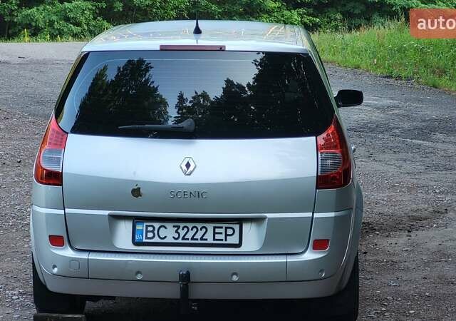 Серый Рено Гранд Сценик, объемом двигателя 2 л и пробегом 310 тыс. км за 6500 $, фото 12 на Automoto.ua