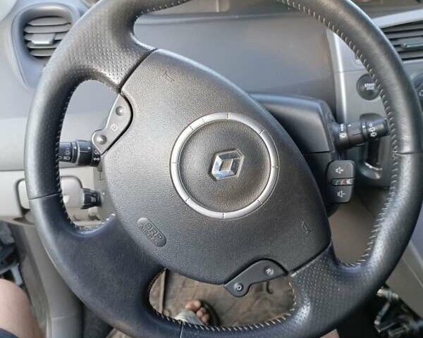 Серый Рено Гранд Сценик, объемом двигателя 1.9 л и пробегом 367 тыс. км за 6000 $, фото 16 на Automoto.ua