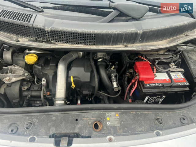 Сірий Рено Гранд Сценік, об'ємом двигуна 1.5 л та пробігом 170 тис. км за 4700 $, фото 22 на Automoto.ua
