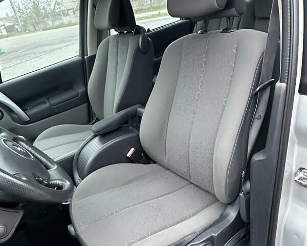 Серый Рено Гранд Сценик, объемом двигателя 1.6 л и пробегом 187 тыс. км за 5400 $, фото 36 на Automoto.ua