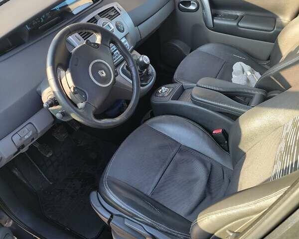 Сірий Рено Гранд Сценік, об'ємом двигуна 2 л та пробігом 195 тис. км за 5600 $, фото 12 на Automoto.ua