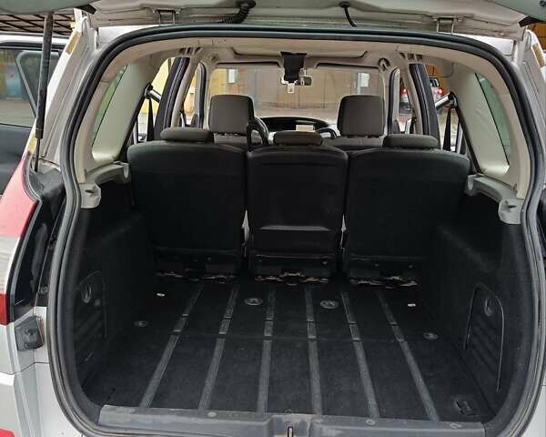 Серый Рено Гранд Сценик, объемом двигателя 1.5 л и пробегом 269 тыс. км за 5500 $, фото 12 на Automoto.ua