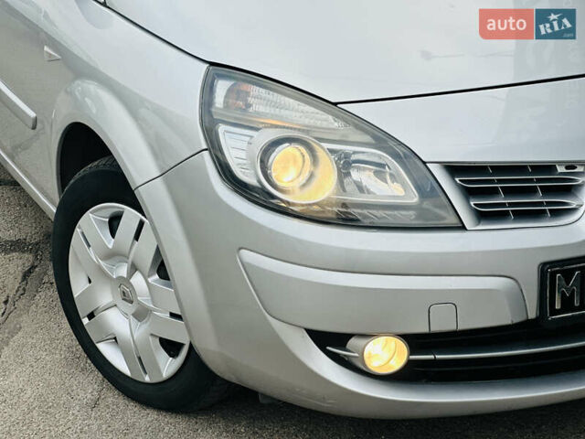 Серый Рено Гранд Сценик, объемом двигателя 1.6 л и пробегом 182 тыс. км за 6900 $, фото 11 на Automoto.ua