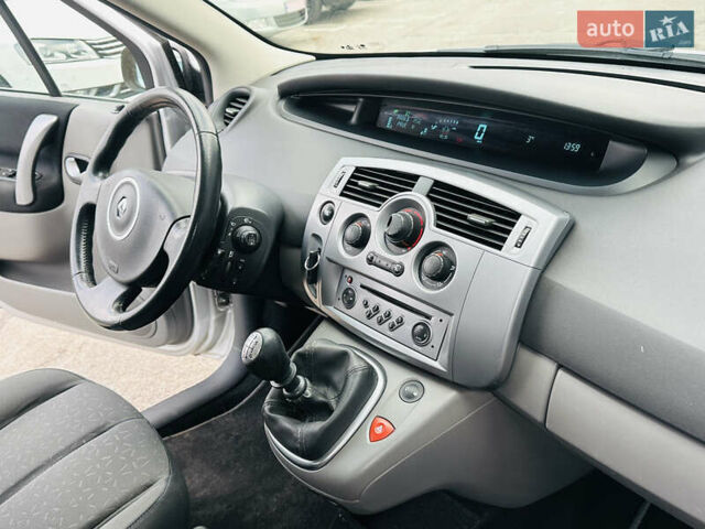 Серый Рено Гранд Сценик, объемом двигателя 1.6 л и пробегом 182 тыс. км за 6900 $, фото 31 на Automoto.ua