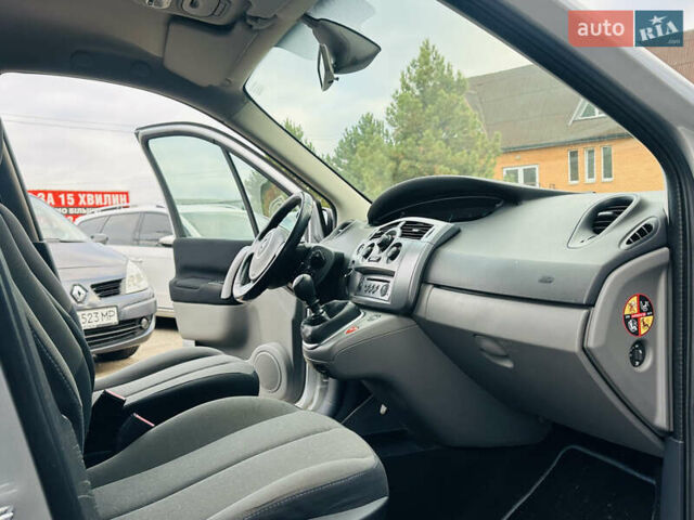 Серый Рено Гранд Сценик, объемом двигателя 1.6 л и пробегом 182 тыс. км за 6900 $, фото 29 на Automoto.ua