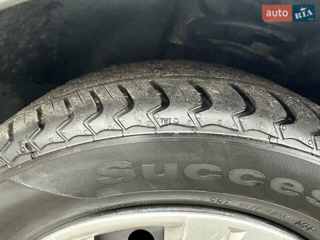 Серый Рено Гранд Сценик, объемом двигателя 1.6 л и пробегом 187 тыс. км за 5400 $, фото 18 на Automoto.ua