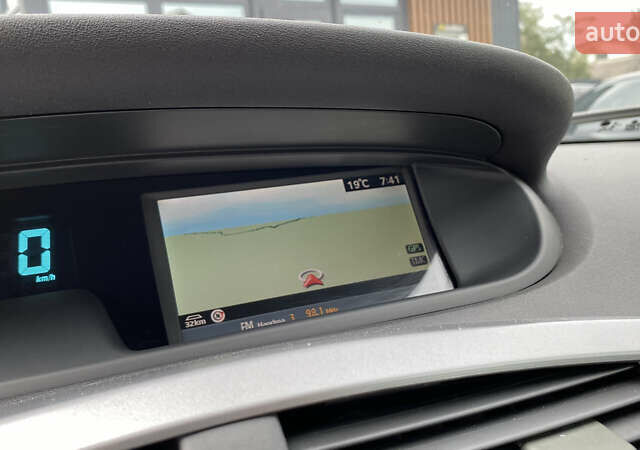 Серый Рено Гранд Сценик, объемом двигателя 2 л и пробегом 264 тыс. км за 5899 $, фото 44 на Automoto.ua