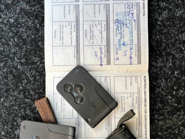 Серый Рено Гранд Сценик, объемом двигателя 2 л и пробегом 209 тыс. км за 5750 $, фото 16 на Automoto.ua