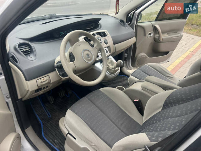 Сірий Рено Гранд Сценік, об'ємом двигуна 1.5 л та пробігом 170 тис. км за 4700 $, фото 18 на Automoto.ua