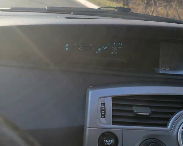 Сірий Рено Гранд Сценік, об'ємом двигуна 2 л та пробігом 195 тис. км за 5600 $, фото 40 на Automoto.ua