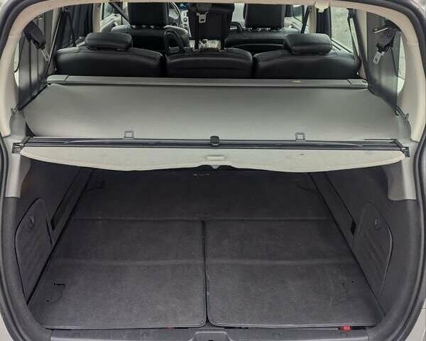 Серый Рено Гранд Сценик, объемом двигателя 2 л и пробегом 220 тыс. км за 5200 $, фото 12 на Automoto.ua