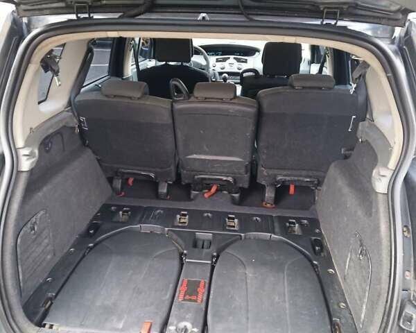 Серый Рено Гранд Сценик, объемом двигателя 1.46 л и пробегом 311 тыс. км за 4500 $, фото 16 на Automoto.ua