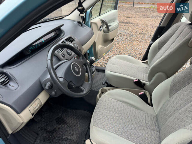 Серый Рено Гранд Сценик, объемом двигателя 1.6 л и пробегом 230 тыс. км за 5800 $, фото 28 на Automoto.ua