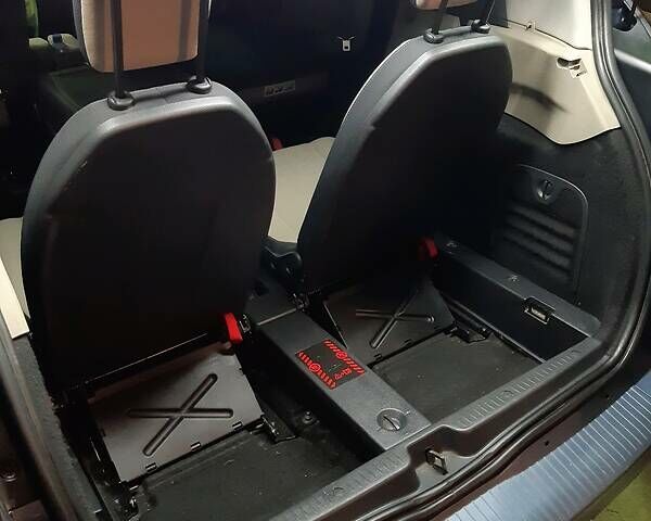 Серый Рено Гранд Сценик, объемом двигателя 1.5 л и пробегом 216 тыс. км за 6600 $, фото 46 на Automoto.ua