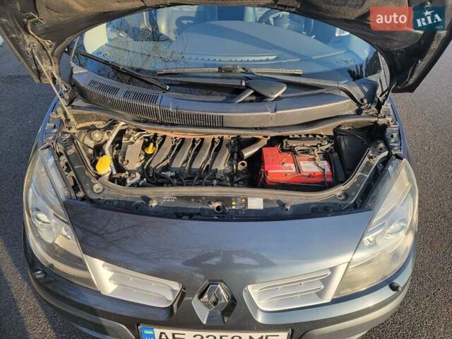 Сірий Рено Гранд Сценік, об'ємом двигуна 2 л та пробігом 195 тис. км за 5600 $, фото 36 на Automoto.ua