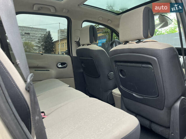 Сірий Рено Гранд Сценік, об'ємом двигуна 1.87 л та пробігом 236 тис. км за 5500 $, фото 7 на Automoto.ua